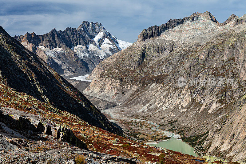 下Aare-Glacier (Unteraargletscher)山谷和Grimsel湖，瑞士